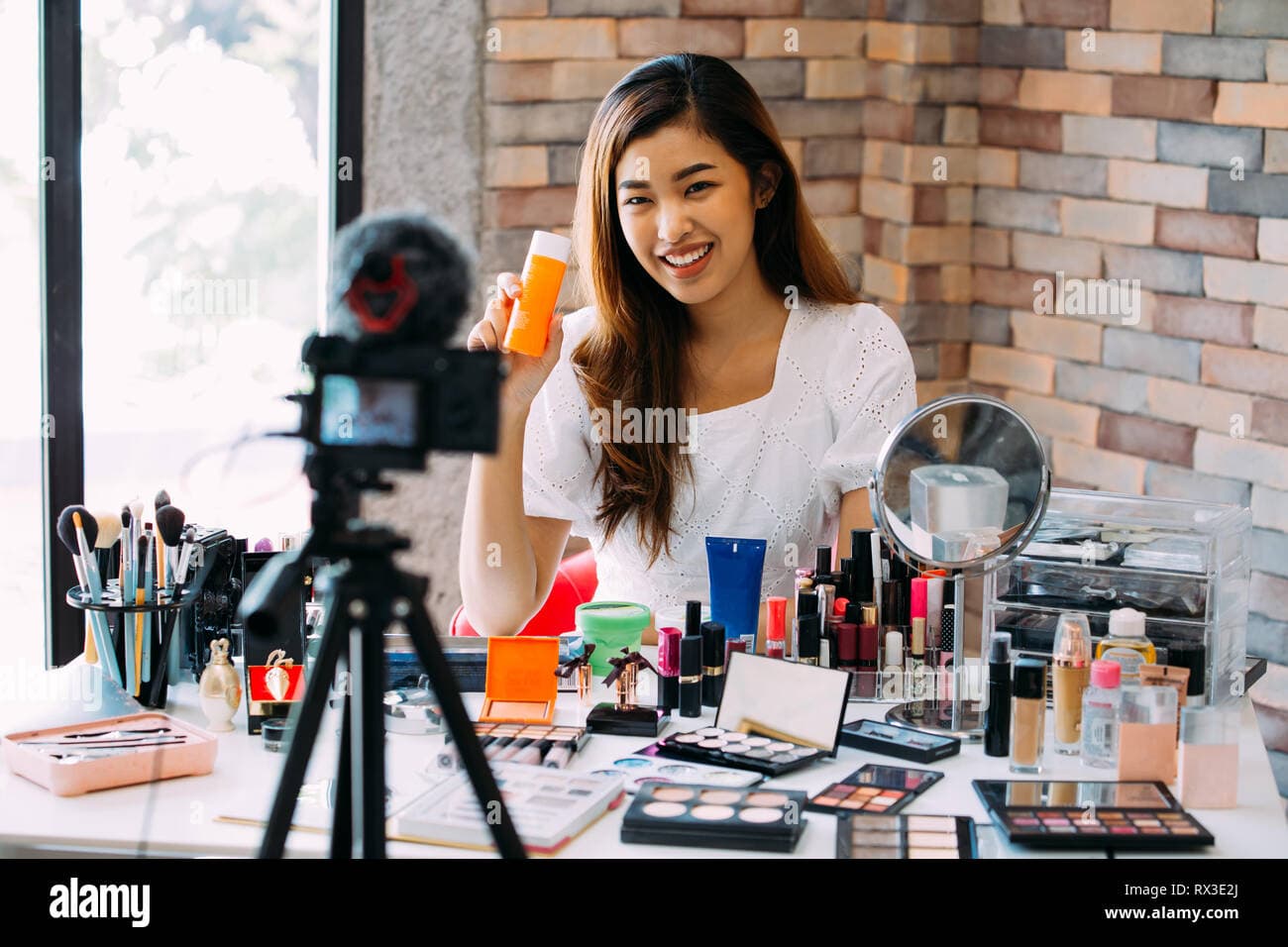 Kenapa video perempuan membawang sambil GRWM masih menang dekat FYP