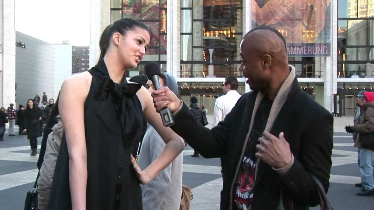 Kenapa Kita Suka Tengok Orang Kena Judge Outfit Dekat Street Interview?